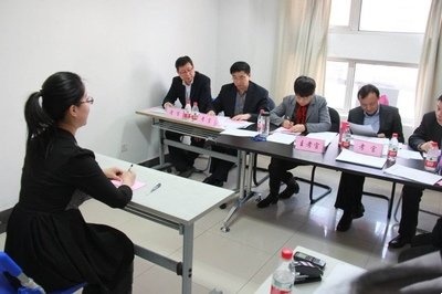 “沒錯，電子廠招聘信息中求職者就該大膽問結果?！?></i><em>5</em>
          <p>“沒錯，電子廠招聘信息中求職者就該大膽問結果?！?/p>
          <span>在電子廠招聘信息遍布的職場中，求職者詢問面試結果不能隨意。選準時機、注意方法等很···</span> </a></li>
        
      </ul>
    </div>
    <div   id=